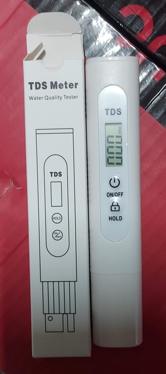 TDS Meter, Electronic Water Tester with 0-9990 PPM Measurement Range, Hand Held Digital Water Test Pen for Farming, Aquariums, Pools, Household Drinking Water